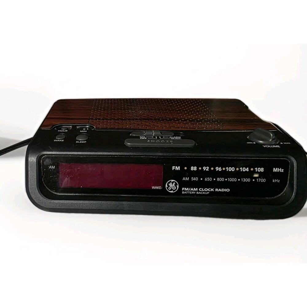 Vintage (1985) GE 7-4613E AM FM Alarm Clock Radio Faux Woodgrain Tested Works